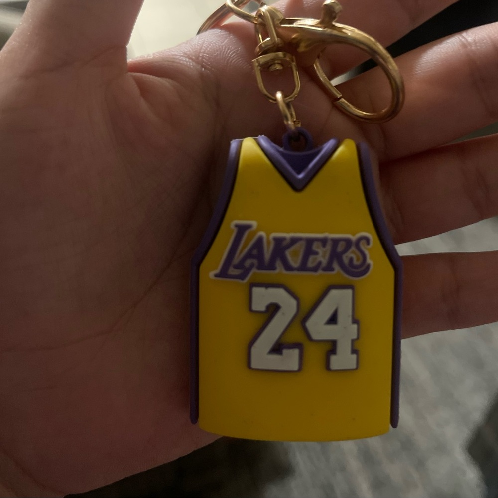 kobe bryant key chain